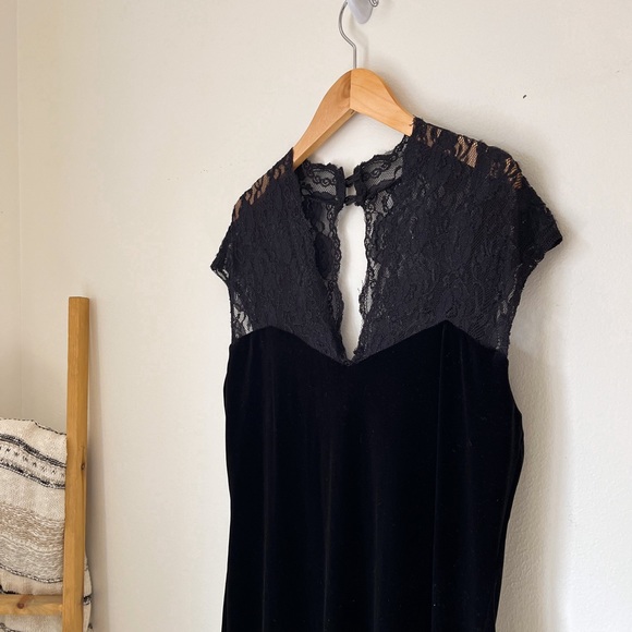 SOLD ON IG - Picture 2 of 5